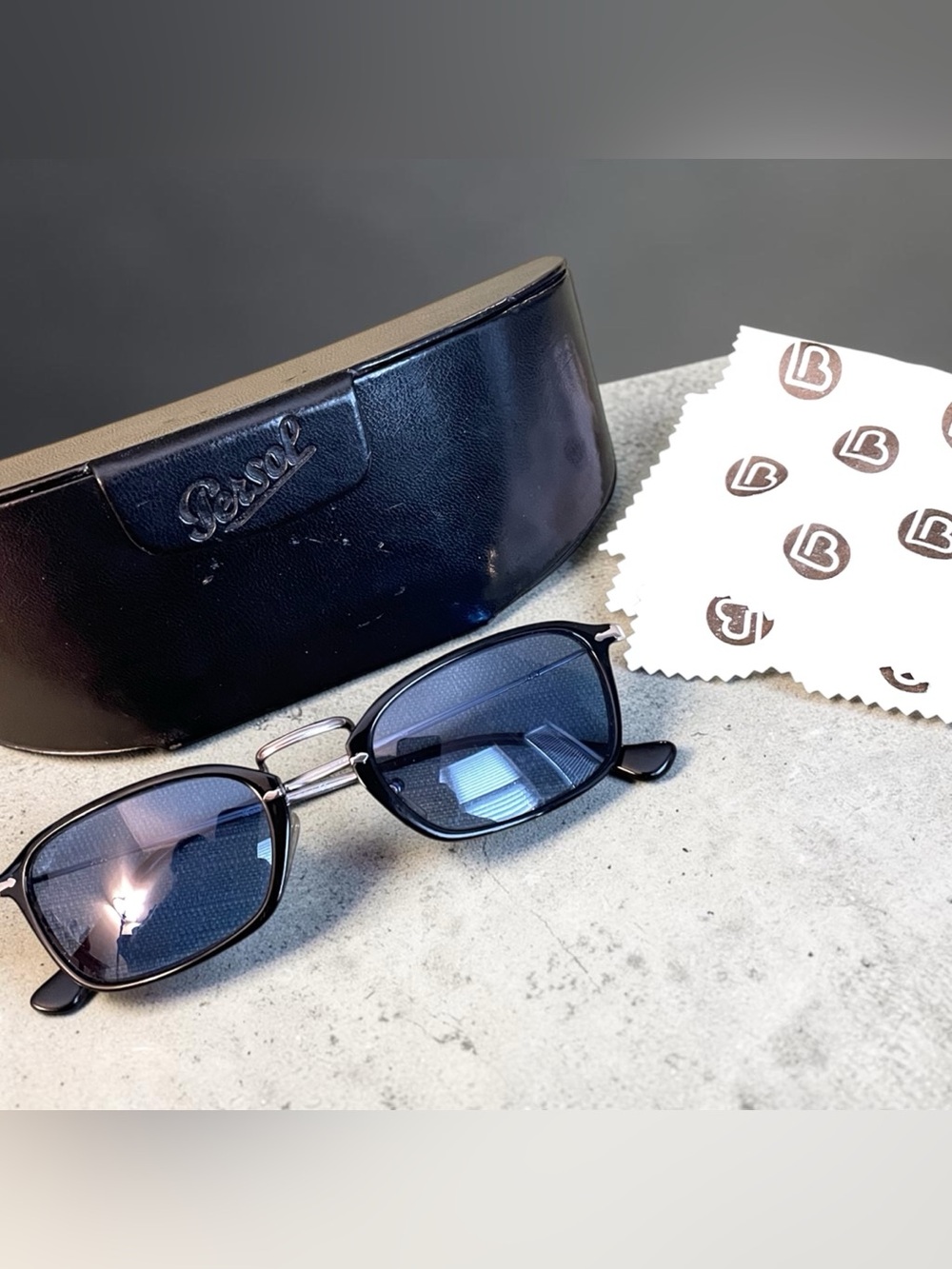 Persol 3044-V 95 Black Rim Blue Lens Men's Women's Sunglasses & Case